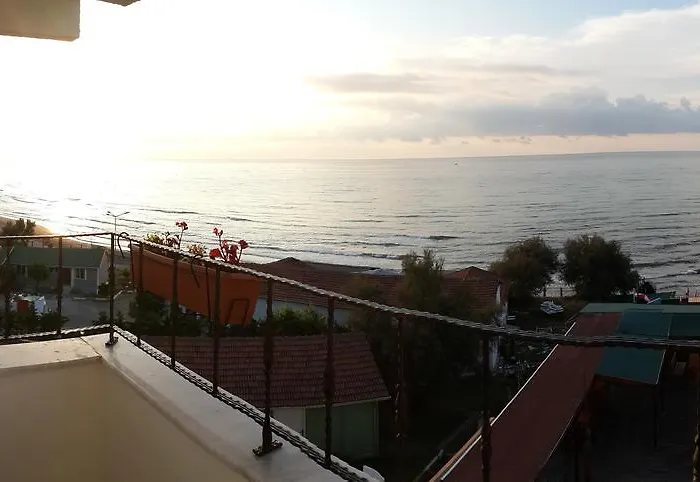 Klas Si̇le Frühstückspension