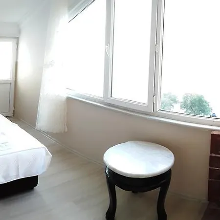 Klas Si̇le Panzió *